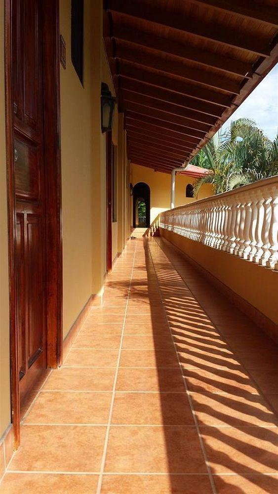 Delfin Beach Front Resort استريلوس المظهر الخارجي الصورة